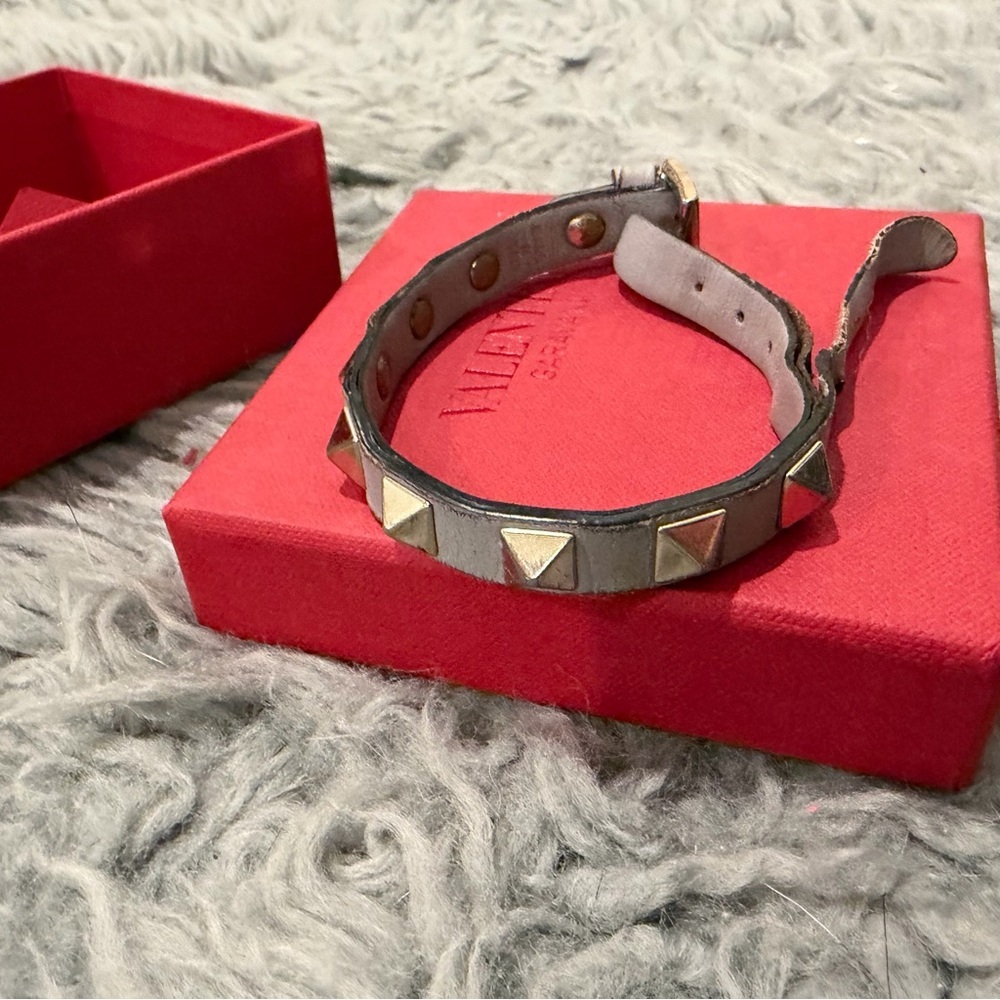 Valentino Rock Stud Gray Bracelet - Picture 4 of 6